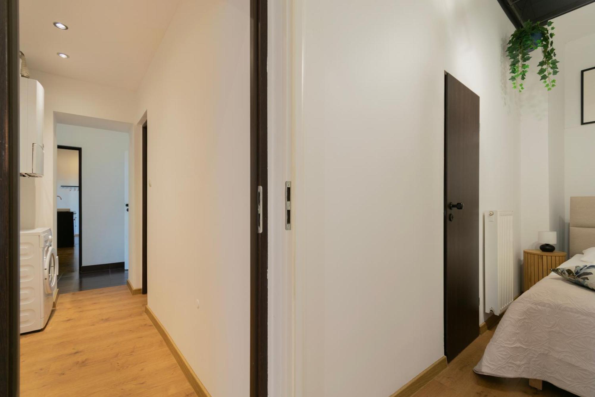 Апартаменти Studencka Street, Next To Planty Park *